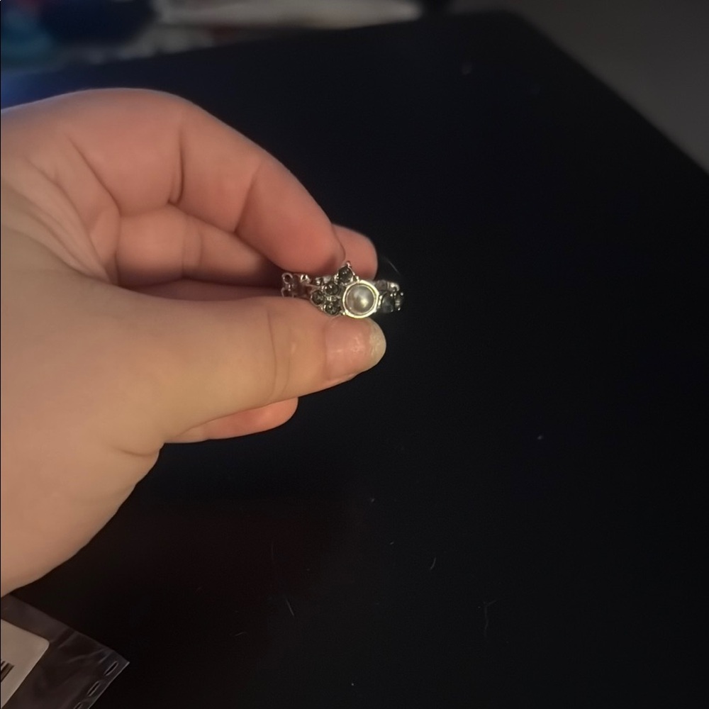 3/$10 Sale!! Elegant Silver Pearl Ring